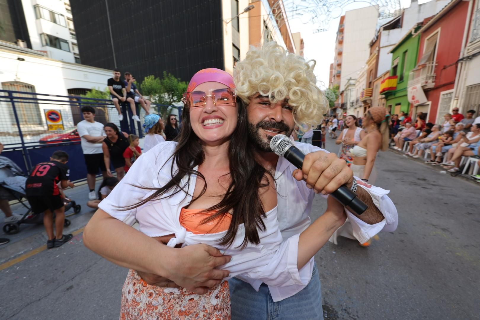 Galería | El Grau disfruta de su desfile de peñas