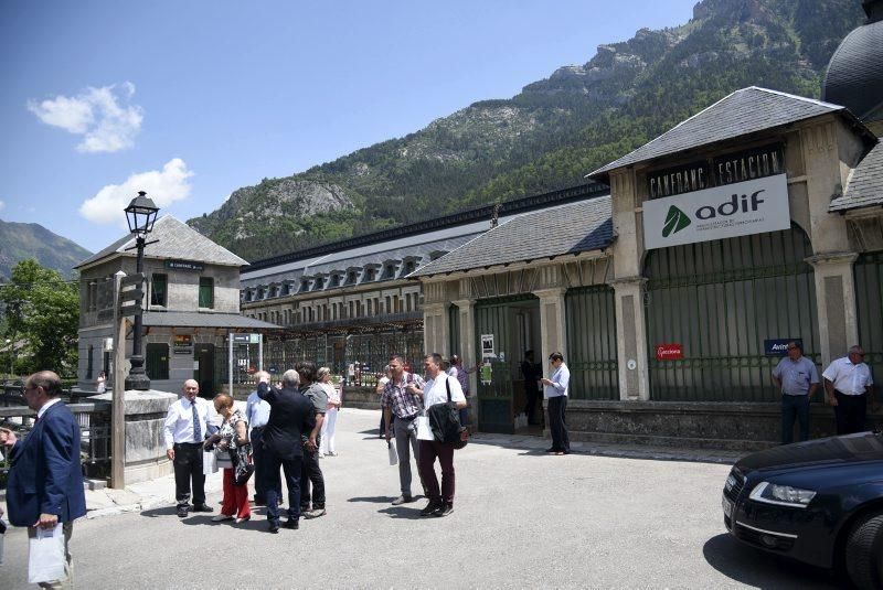 Reapertura de la línea ferroviaria internacional de Canfranc