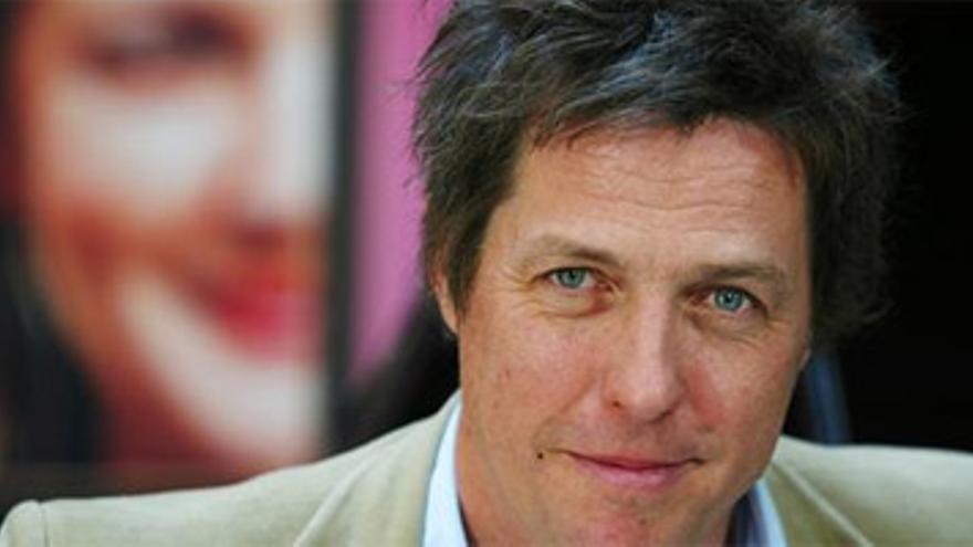 Hugh Grant pagó 250.000 libras por cenar con Gorbachov