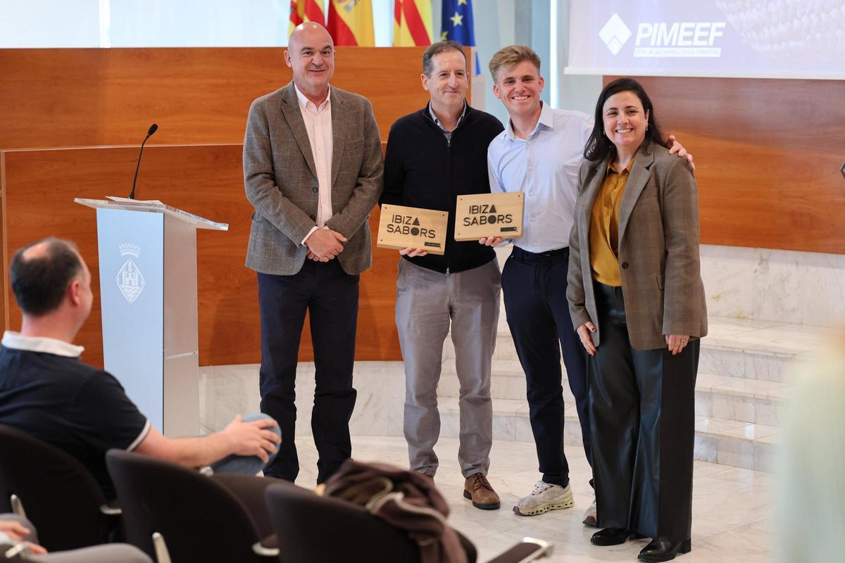 Todas las imagenes del acto de entrega de reconocimientos y distinciones de 'Ibiza Sabors 2026'