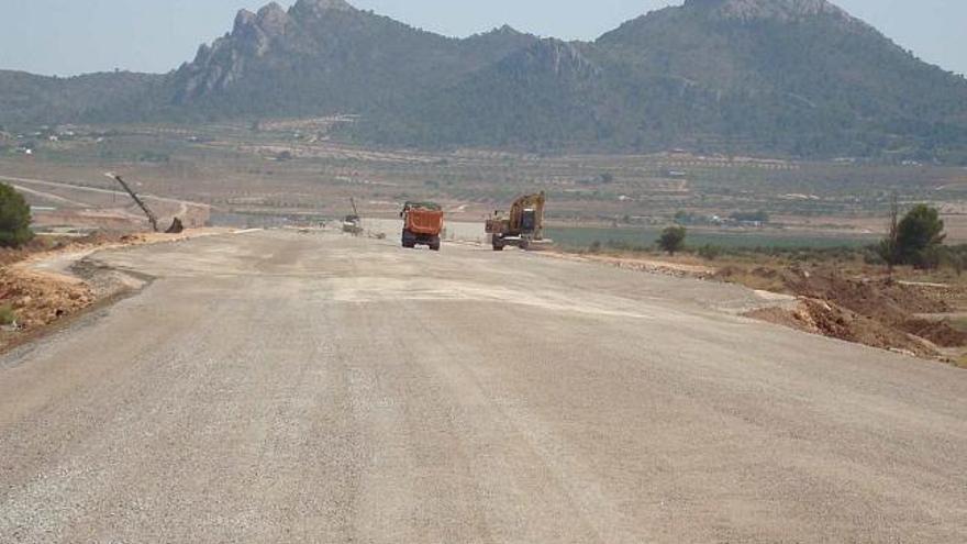 Los trabajos del Ave en el tramo Villena-Sax han sufrido correcciones al aprobar Fomento la construcción de una estación de pasajeros cerca de Santa Eulalia