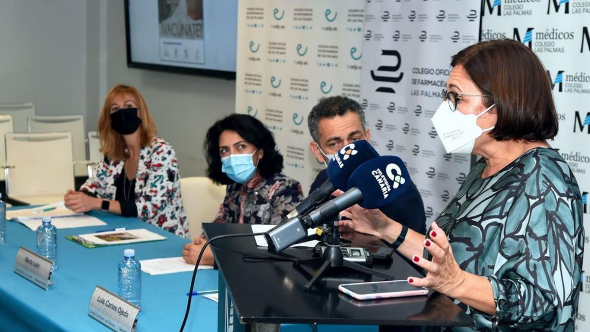 De izquierda a derecha, Rita Mendoza, Marta León, Luis Carlos Ojeda y Loreto Gómez, ayer, en el Colegio de Médicos. | | LP/DLP