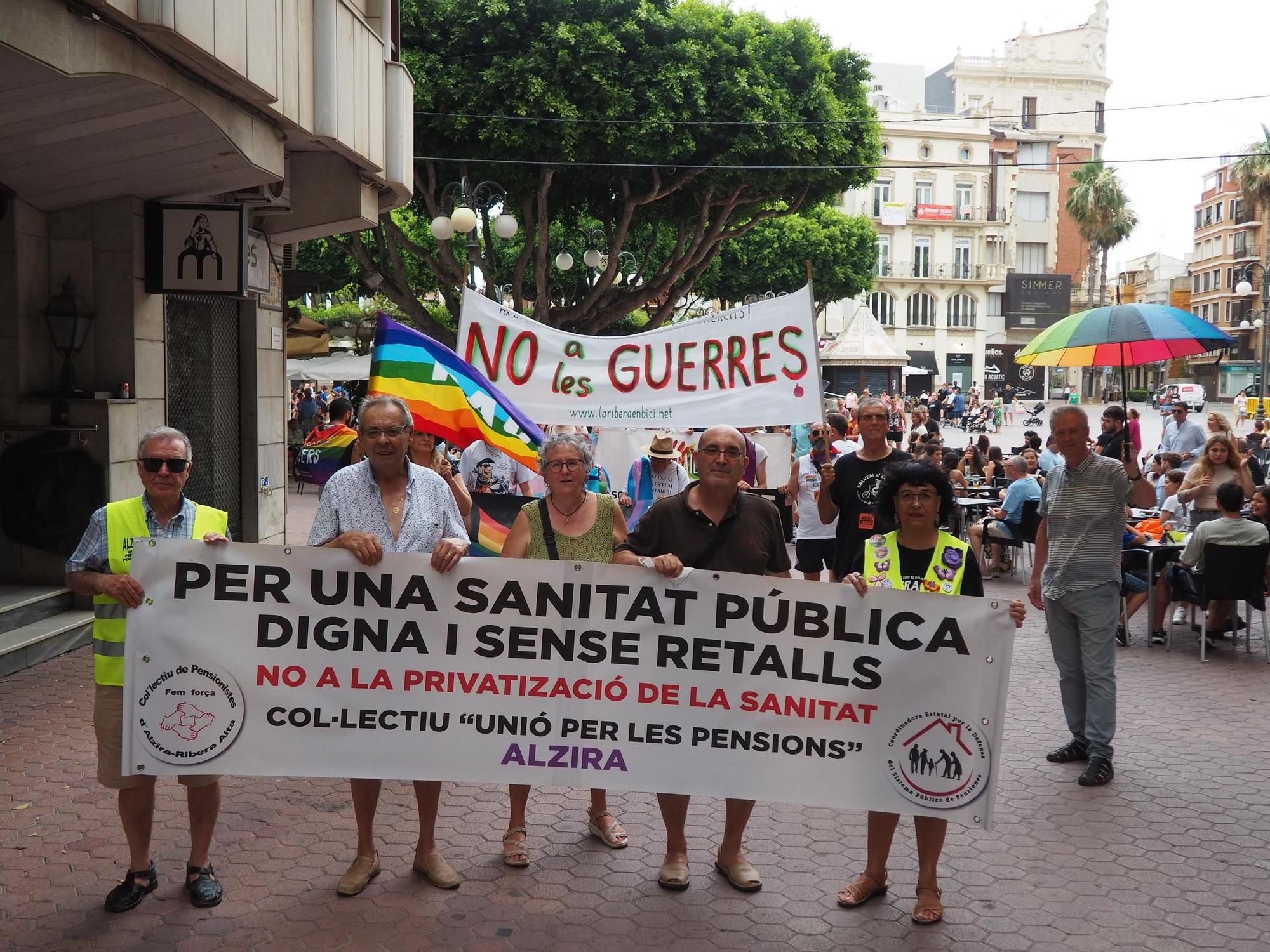 Así ha sido la manifestación del orgullo LGTBI en Alzira