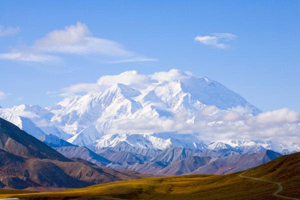 Monte McKinley, la montaña más alta de Norte América. Monte McKinley, la montaña más alta de Norte América.
