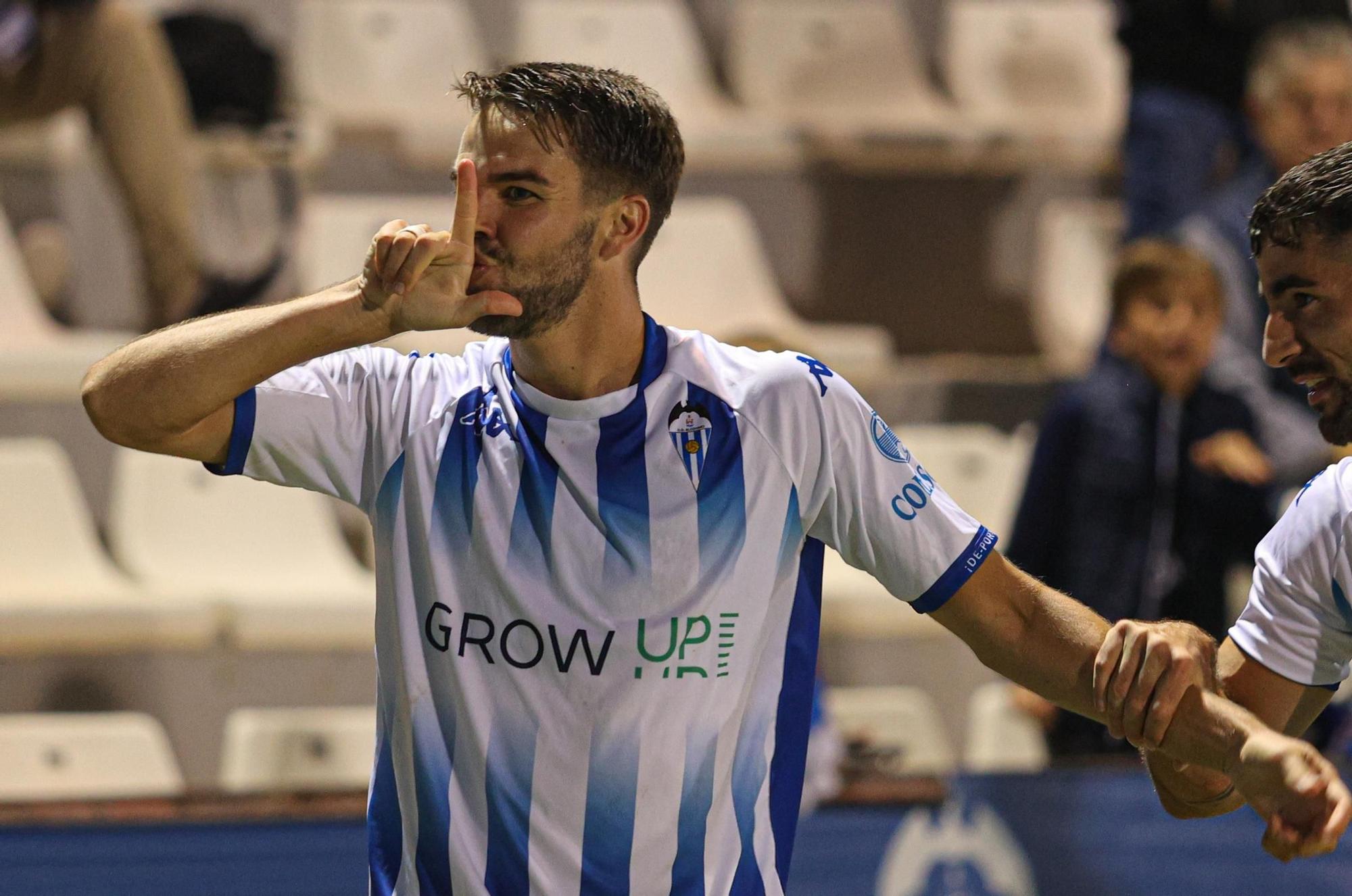 El Alcoyano vuela empujado por la afición