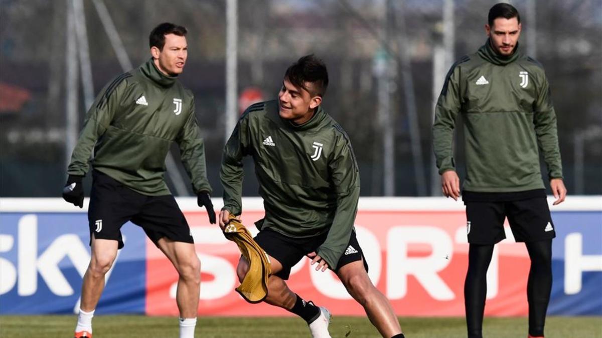 Dybala volvió a ejercitarse con los Juventus, pero no entró en la convocatoria