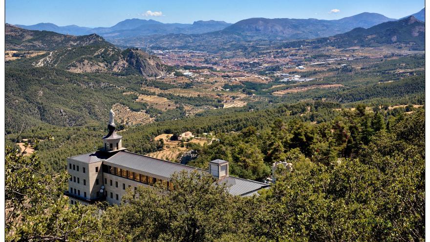 Lugares clave para conocer Alcoy, una ciudad modernista en un entorno natural incomparable