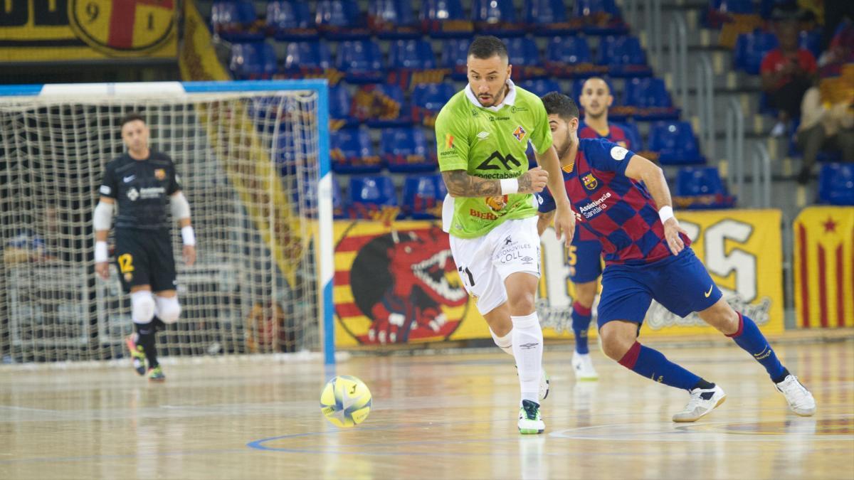 Ximbinha en un partido con el Palma Futsal.