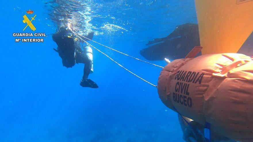 La Guardia Civil traslada un ancla romana en el norte de Mallorca para evitar que fuera expoliada