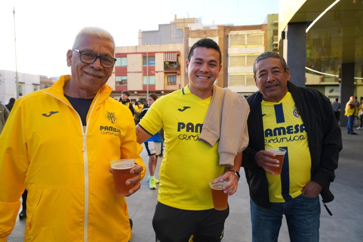 Galería: La afición del Villarreal, presente para tratar de sellar la Champions Galería: La afición del Villarreal, presente para tratar de sellar la Champions