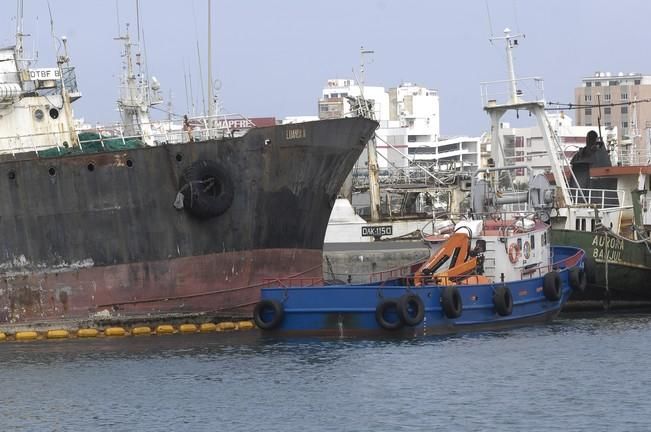 BARCO EN RIESGO DE HUNDIMIENTO