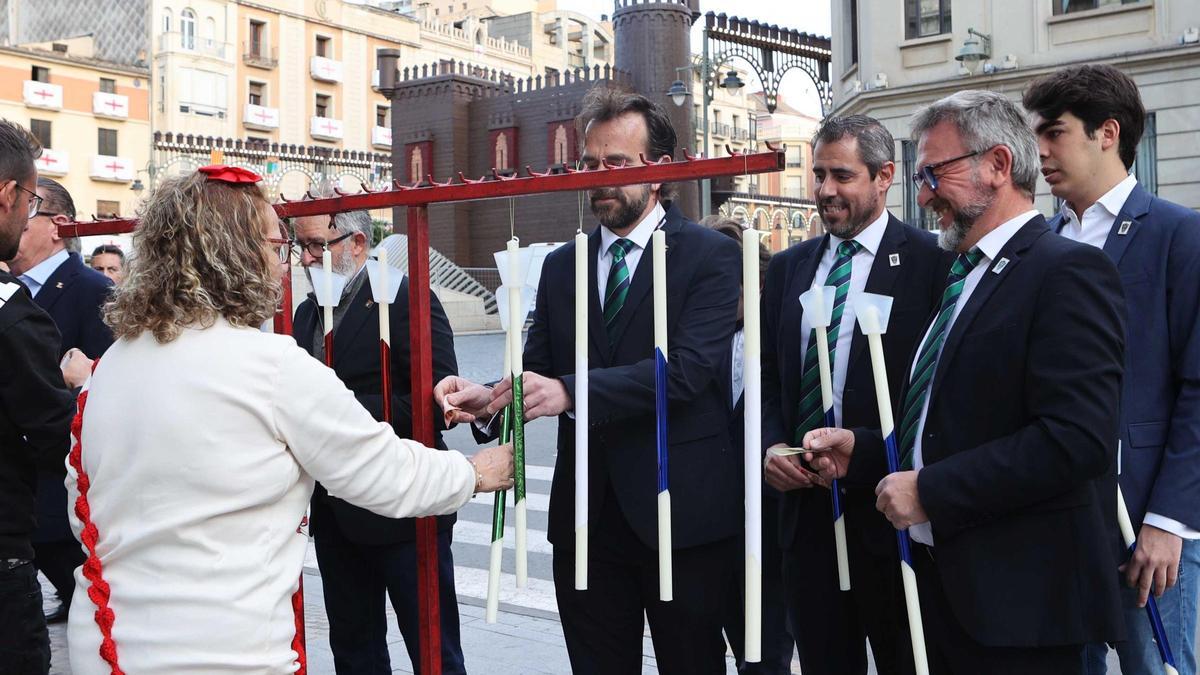 La Procesión de Traslado de San Jorge acerca a Alcoy a la Trilogía Festera