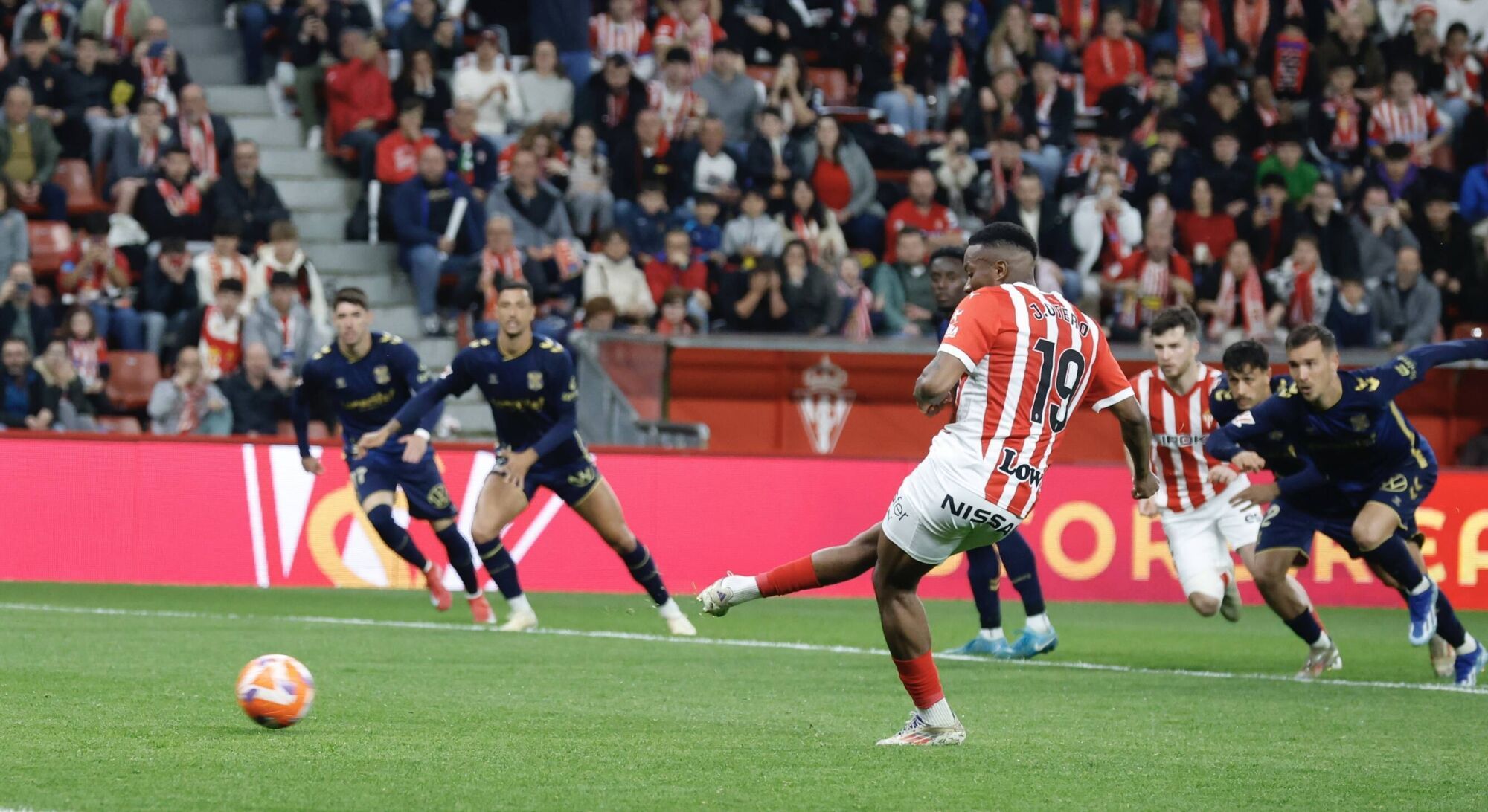 Sporting - Tenerife. Gol de Otero