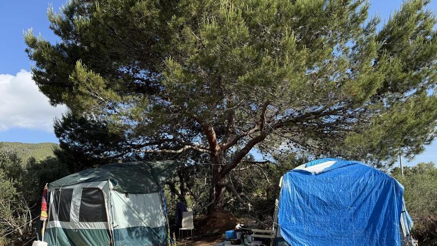 A new shanty settlement grows on land earmarked for social housing in Ibiza