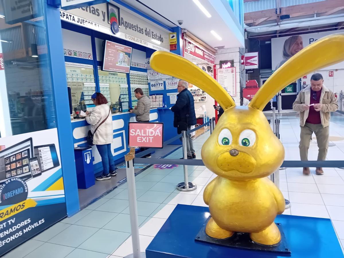 "El Conejo de Oro" de Torrevieja y su idilio con la Lotería de Navidad