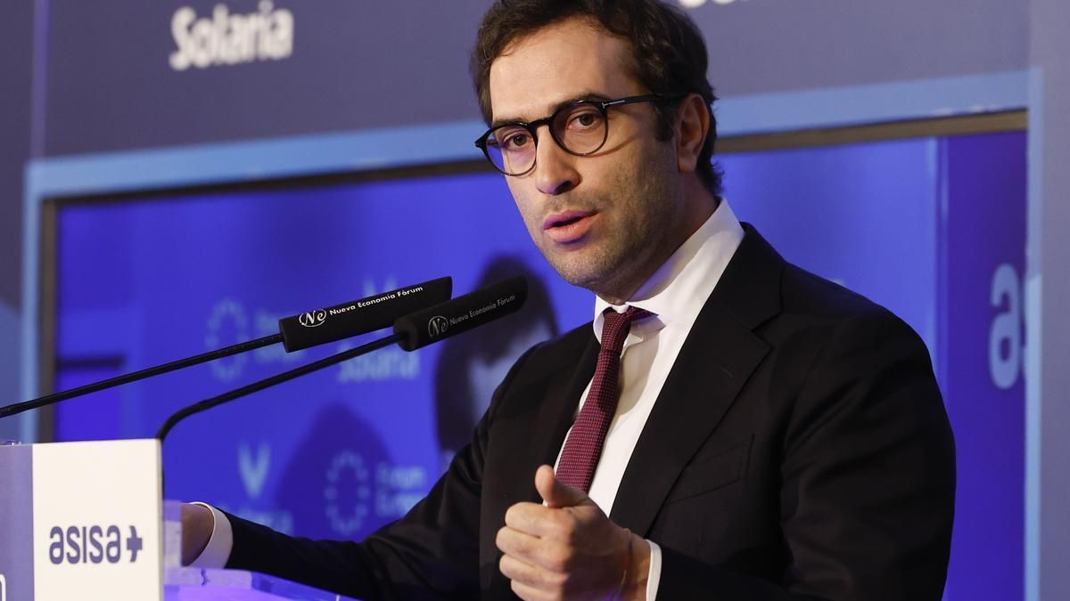 Desayuno informativo Fórum Europa con el ministro de Economía, Comercio y Empresa, Carlos Cuerpo.
