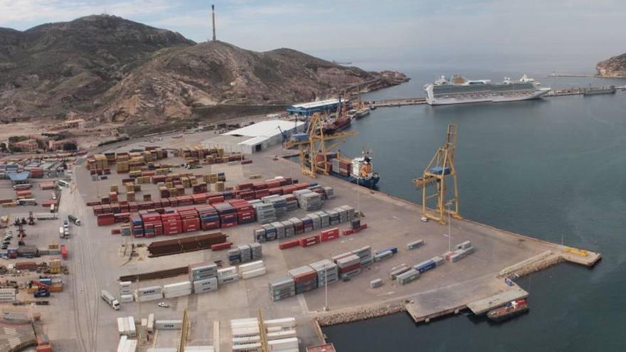 El Puerto de Cartagena pone en marcha la nueva línea marítima con destino a Canarias