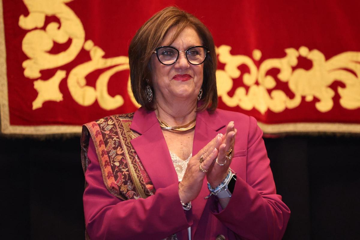 Fotogalería I Vila-real homenajea a las reinas y damas de las fiestas de 1976 y 2001
