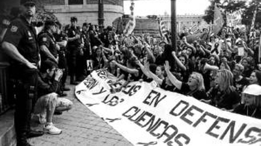 Las mujeres, desalojadas del senado