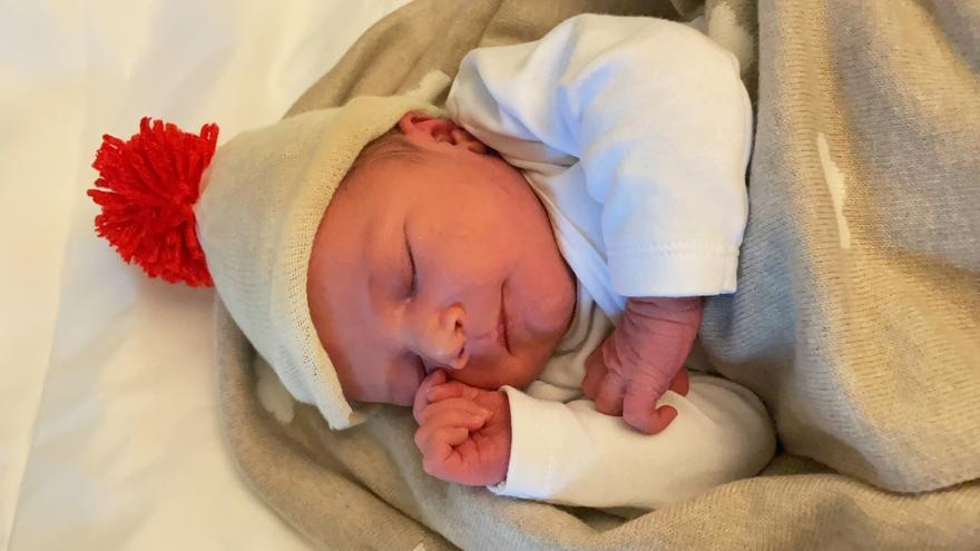 Fabio, primer bebé de 2023 en A Coruña