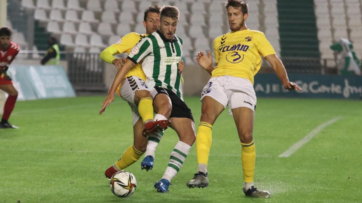 Imagen del partido entre el Córdoba y el Ebro.