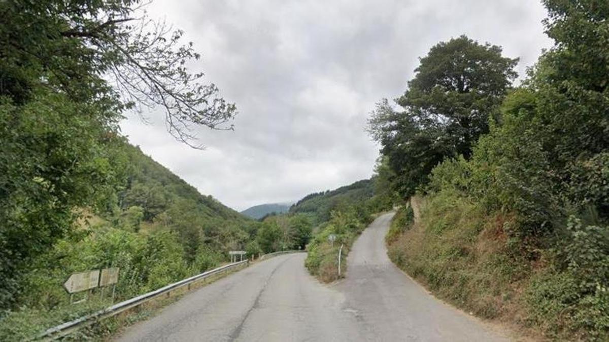 A la derecha, el acceso a Bergame de Arriba y de Abajo.