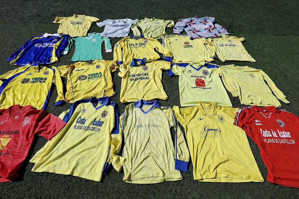 Galería | Las mejores imágenes de la espectacular colección de camisetas retro del Villarreal de Josep Cabrera