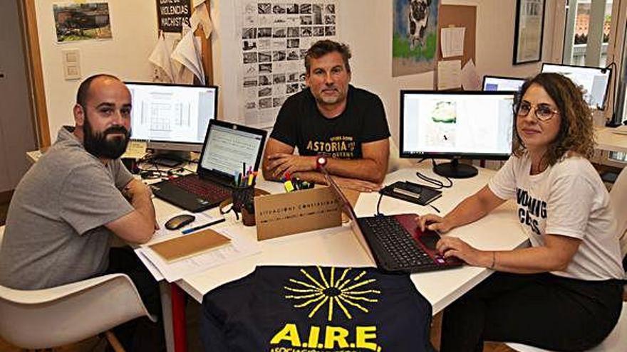 Daniel Rodríguez, Diego Velasco y Carmen Armada, en el estudio de arquitectura Situacións Construídas.