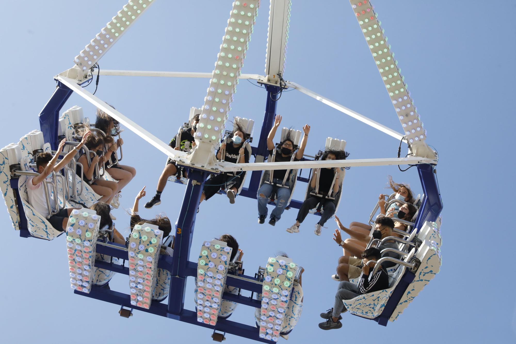 Arranca la diversión en las atracciones de Naval Gijón