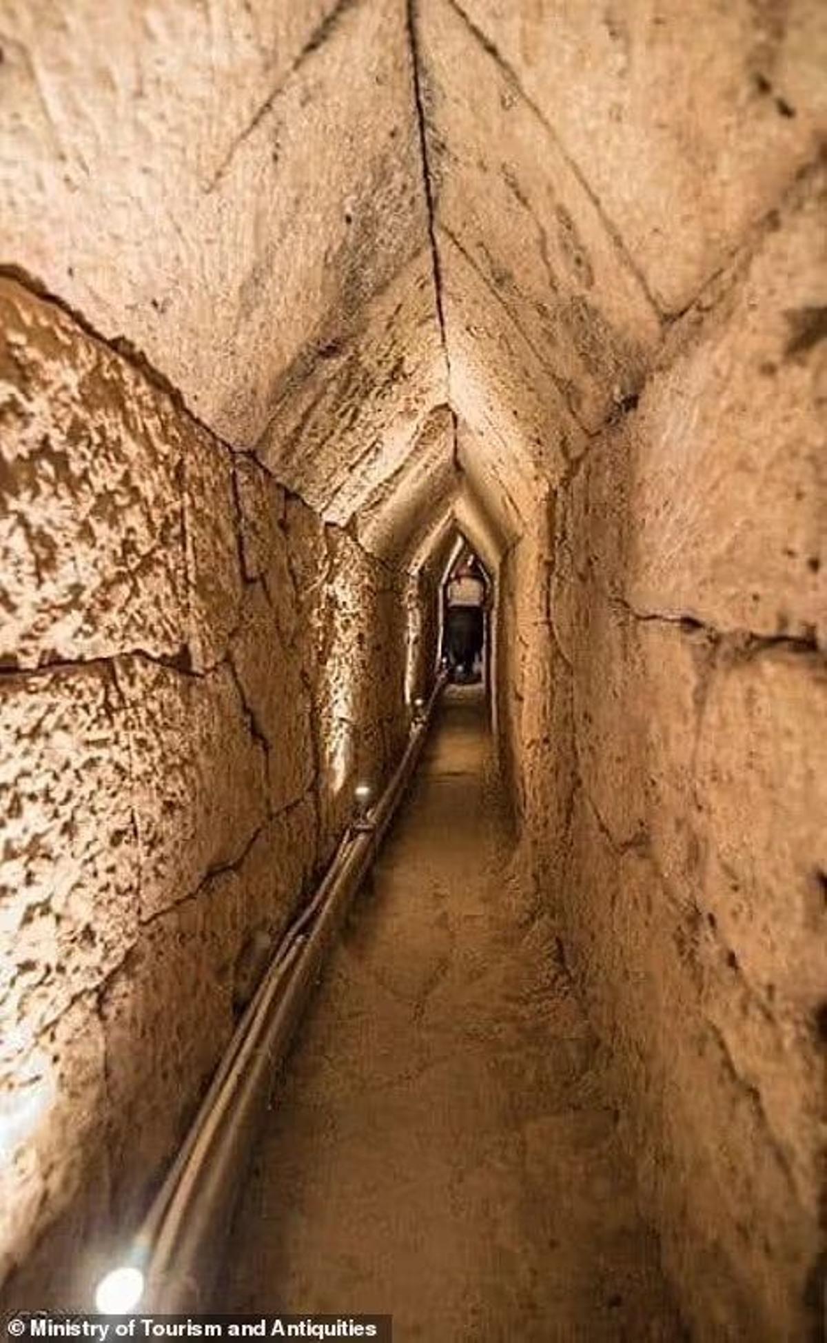 Túnel del Templo Taposiris Magna