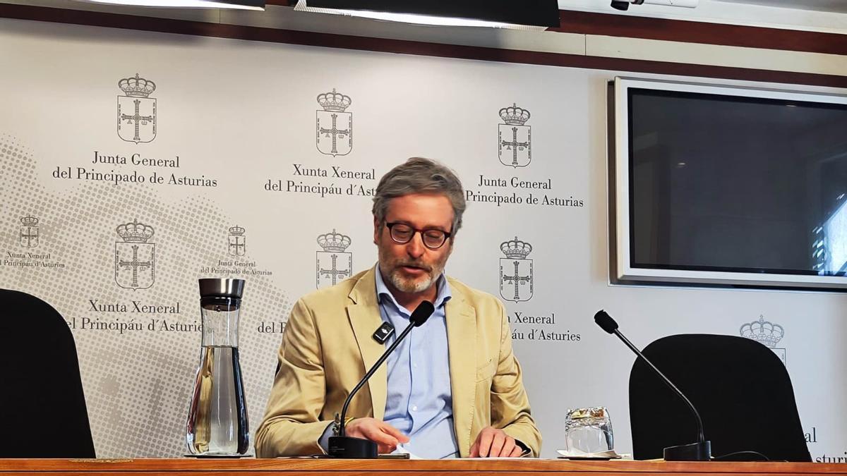 Javier Jové durante la rueda de prensa.