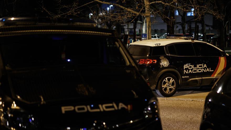 Tres hombres huyen de la policía con armas y explosivos en València