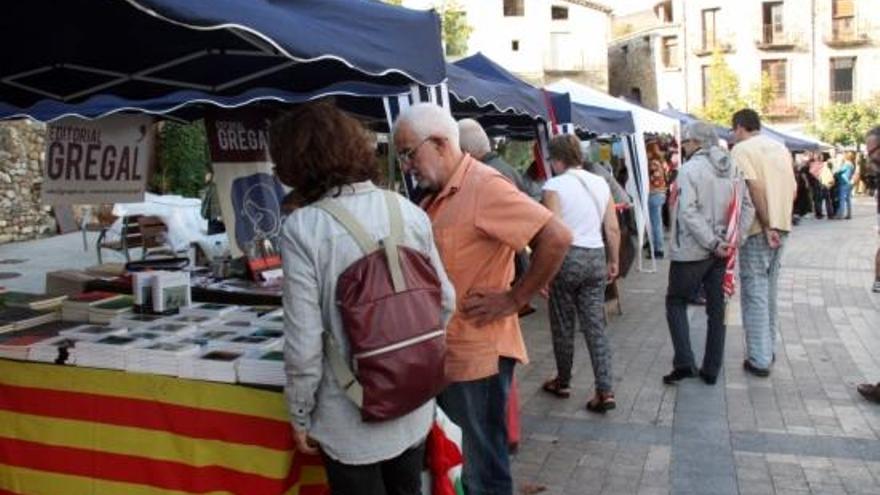 Expositors de la fira de Besalú.