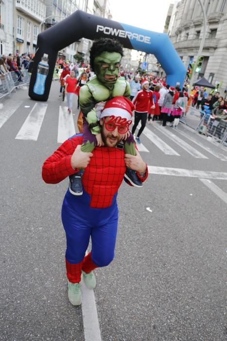 Miles de participantes celebraron el fin de año por el centro de Vigo