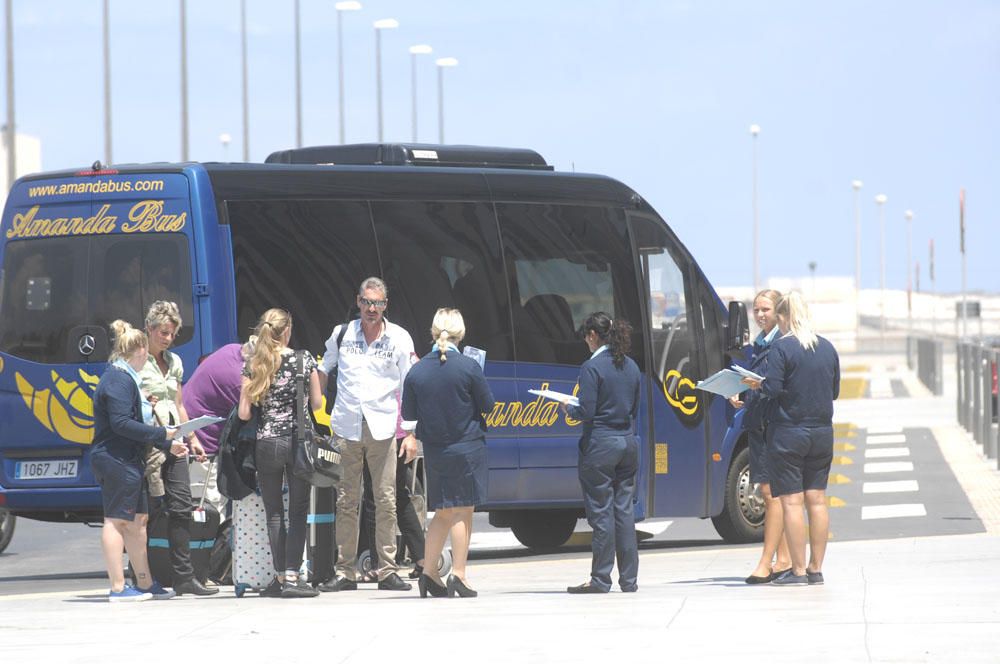 Llegada viajeros al aeropuerto de Gran Canaria