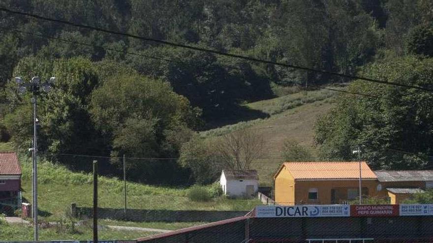 El terreno de juego del Pepe Quimarán, sin césped, ayer.