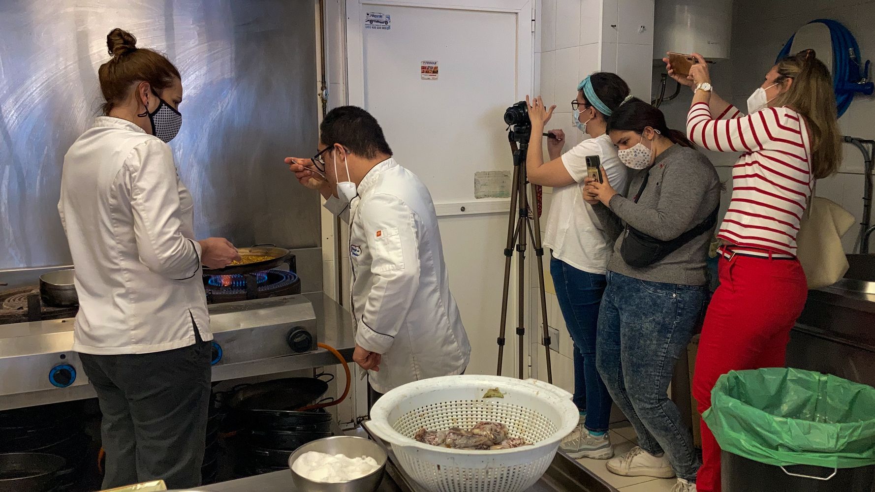 Grabación de los alumnos de comunicación Audiovisual de la UMH con los alumnos del colegio Secanet de la Vila