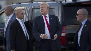 Trump a su llegada a Florida para pasar la Semana Santa.