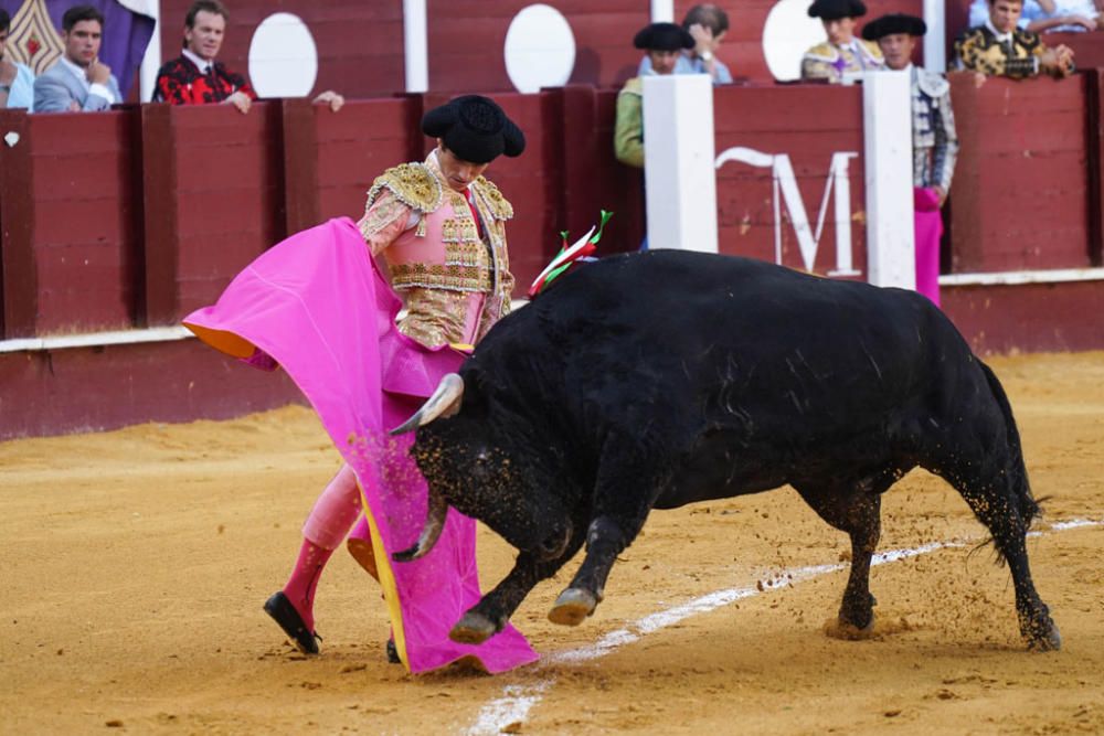 En la última cita taurina de esta feria en la plaza de toros de La Malagueta, se lidiaron toros de Gabriel Rojas. El cartel lo formaron Santana Claros, Juan Carlos Benítez y Miguel Aguilar.