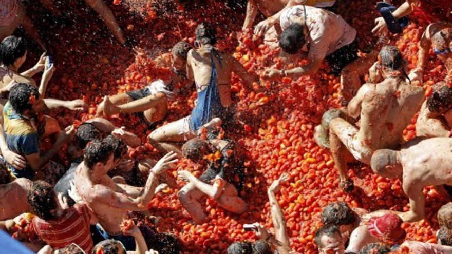 Catarsis popular a golpe de tomate en Buñol