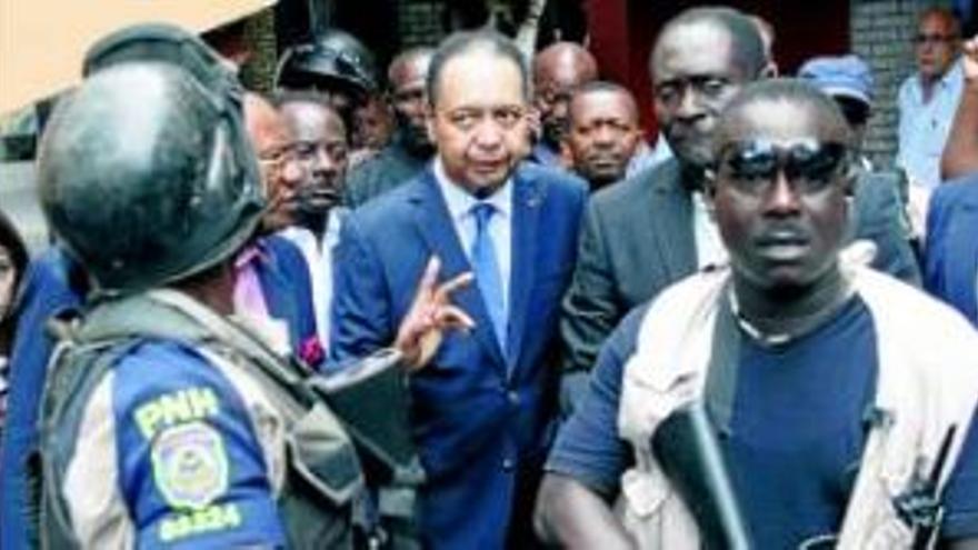 Haití arresta a Duvalier al volver de 25 años de exilio forzado