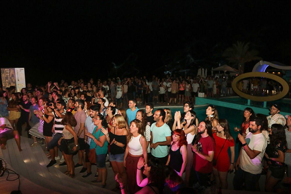 Una hora de desfase con Sidonie en Ibiza