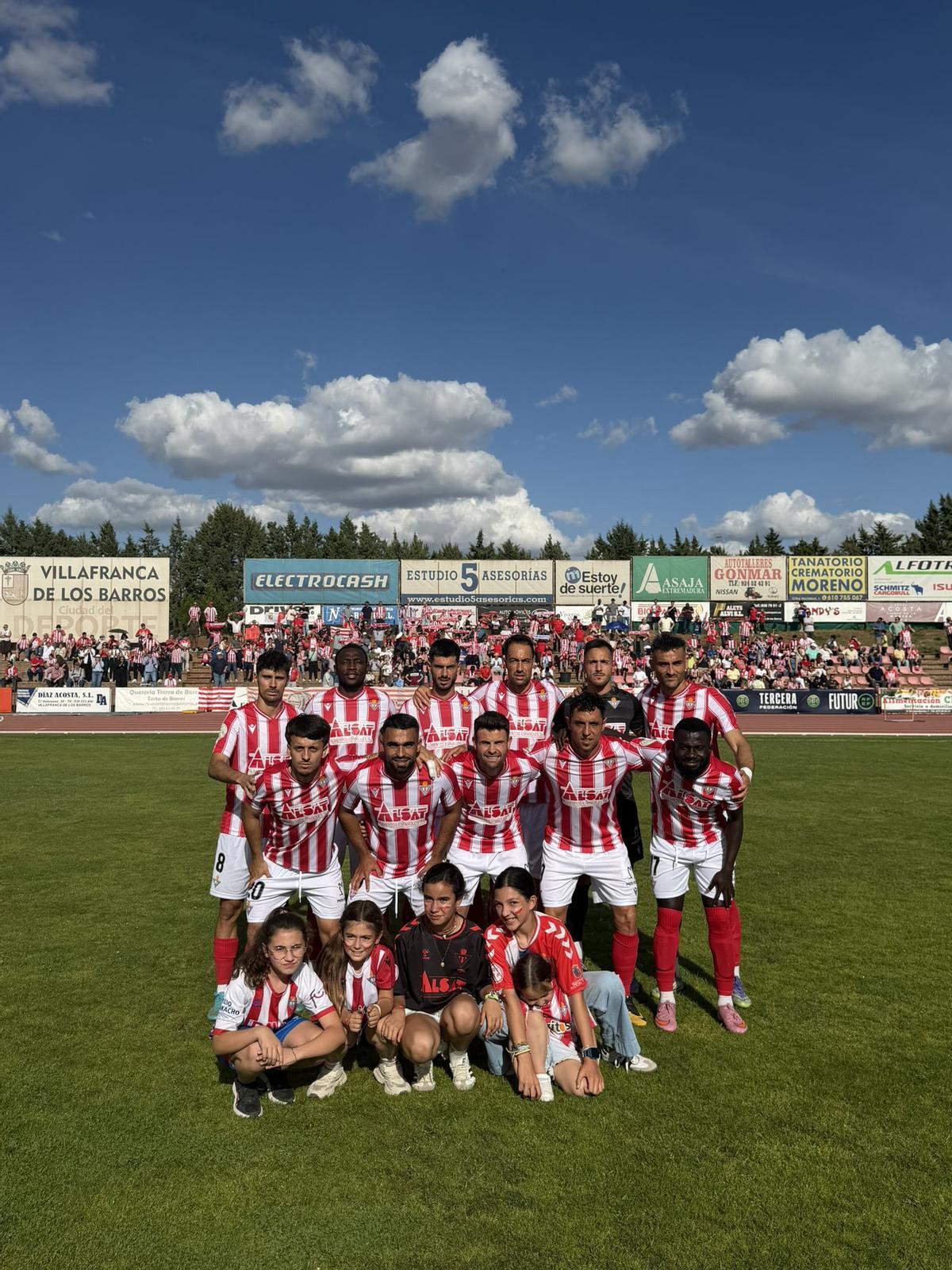 Once inicial del Don Benito ante el Villafranca.