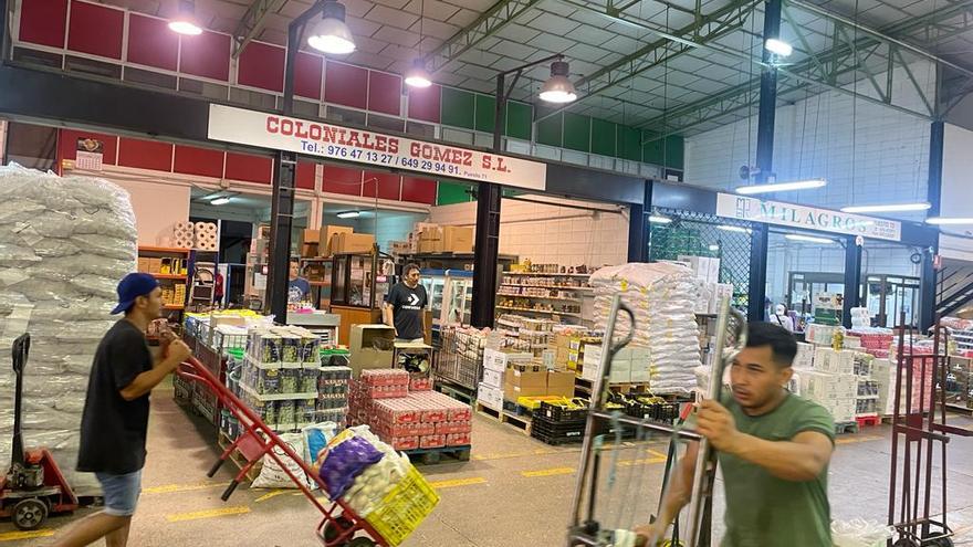 La convocatoria de huelga en MercaZaragoza sigue a falta de los informes de legalidad