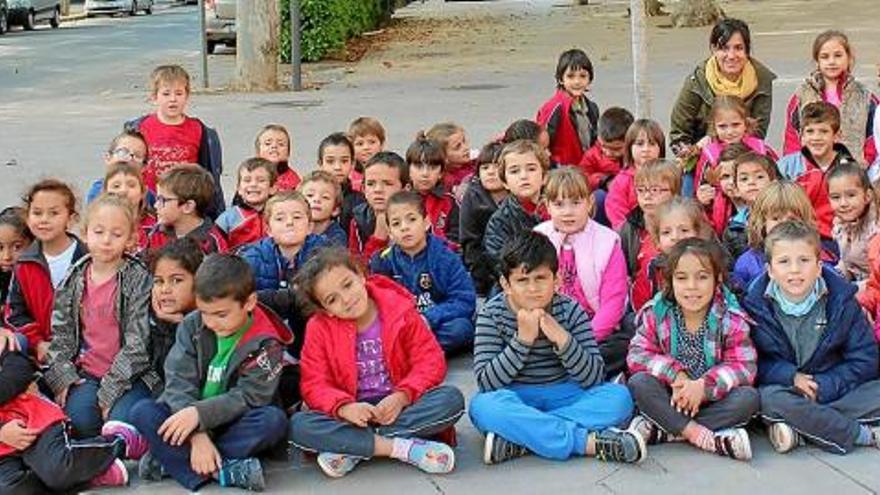 Els alumnes de 1r  de l&#039;escola Setelsis visiten la residència d&#039;avis