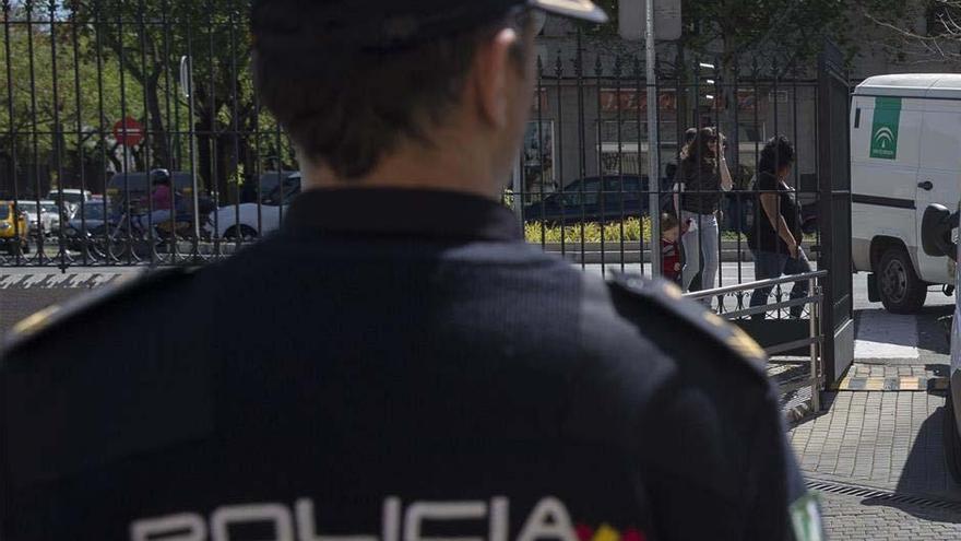 La Policía busca en Córdoba un feto que habría sido arrojado a la basura al nacer muerto