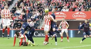 Todas las IMÁGENES del Sporting-Eibar disputado en El Molinón