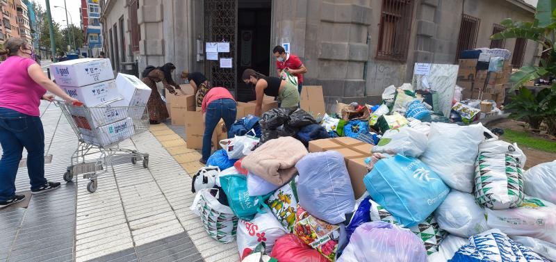 Recogida de ayuda para los damnificado de La Palma en UGT