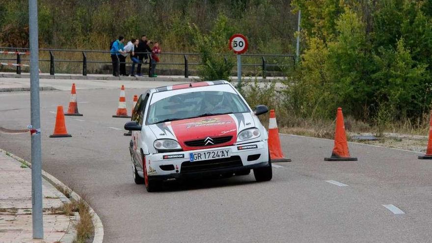 Uno de los participantes en una edición anterior del Slalom de Muelas.