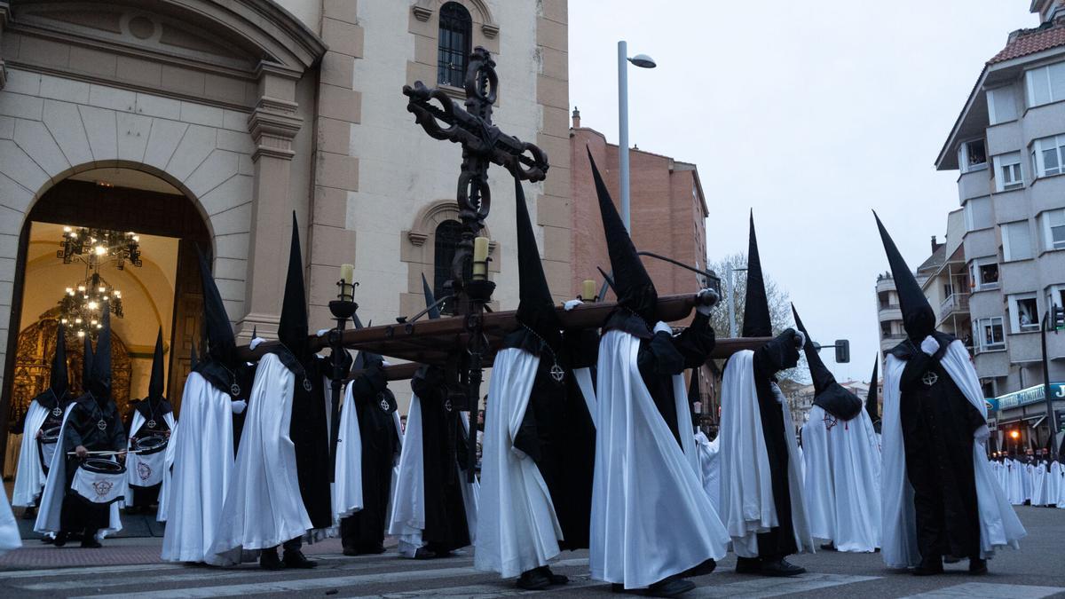 Cruz de Yugos de Coomonte. Procesión de la Tercera Caída de Zamora.